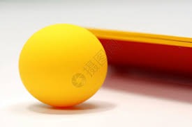 百步穿杨！东契奇踩着中场线三分命中 湖人落后16分末节决战